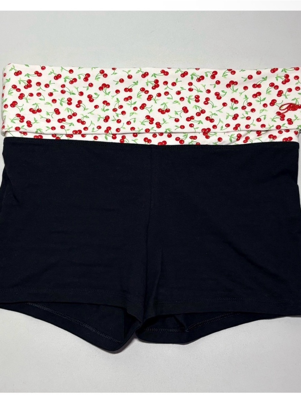 Victoria’s Secret PINK Black Cherry Cherries Y2K Fold Over Shorts Size S 🍒✨
